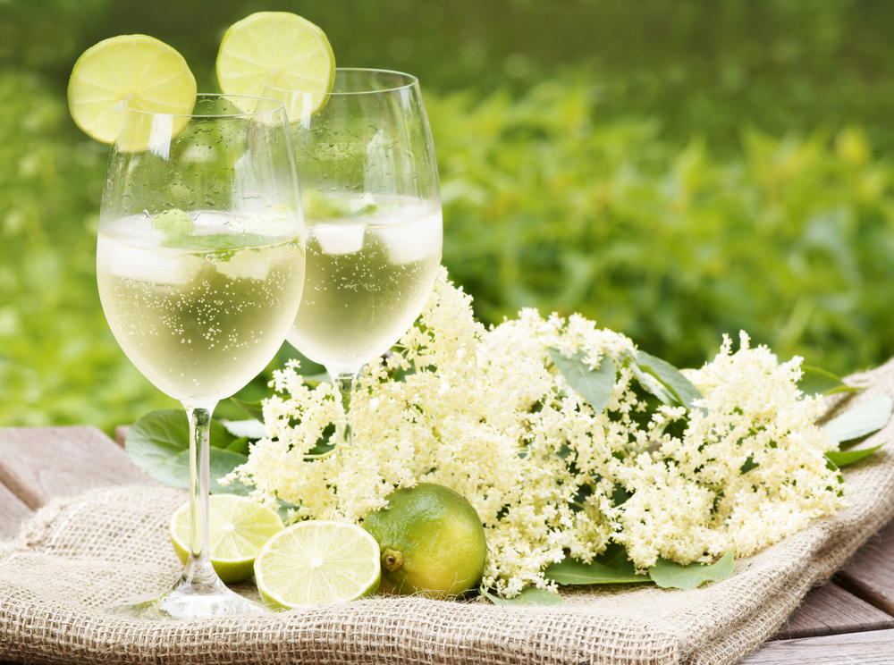 Cocktail,"hugo",With,Elderflowers,In,Garden,,Copy,Space