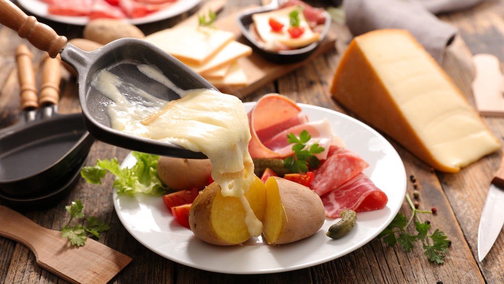 Party-Rezept: Mozzarella-Raclette – Geselliger Ran an die Pfännchen!