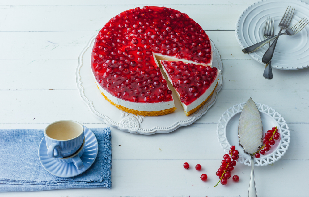 Currant,Cheesecake.,Coffee,Table,With,Currant,Cake,On,Cake,Plate.