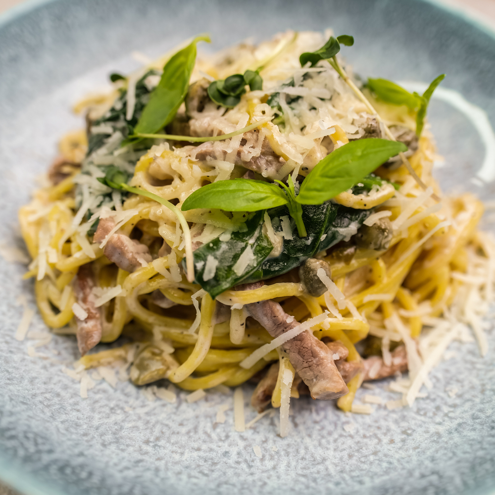 Italian,Homemade,Pasta,With,Beef,,Spinat,And,Cheese.