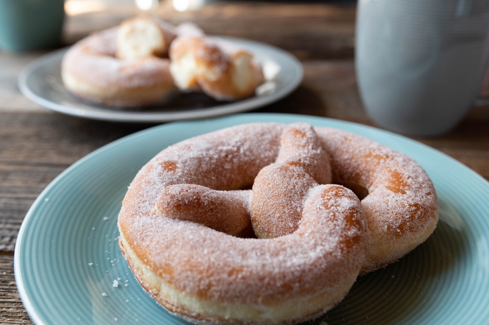 Sweet,Sugar,Pretzel.,Traditional,German,Yeast,Pastry,Or,Krapfen