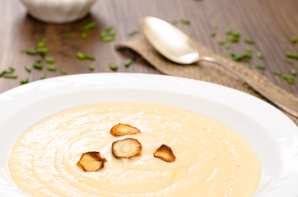 Parsnips,Soup,With,Roasted,Parsnips,In,A,White,Porcelain,Plate